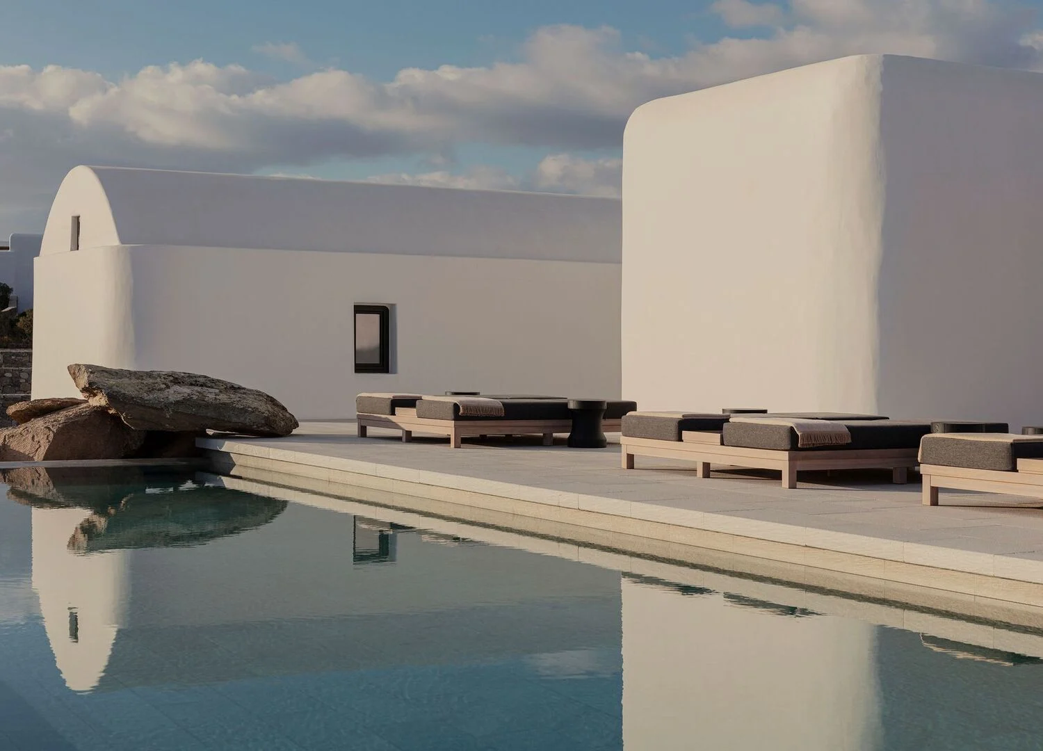 Kalesma Mykonos suite terrace with private pool overlooking Ornos Bay