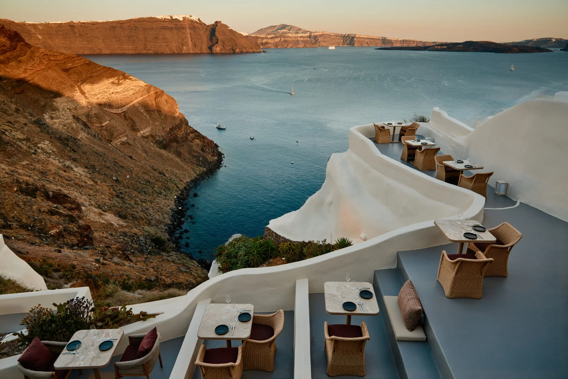 Best Luxury Hotels in Santorini 2026