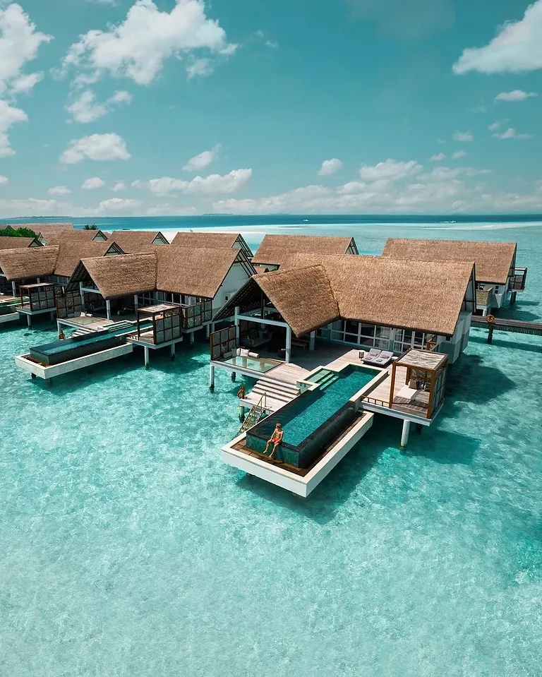 Four Seasons Landaa Giraavaru overwater villas Maldives