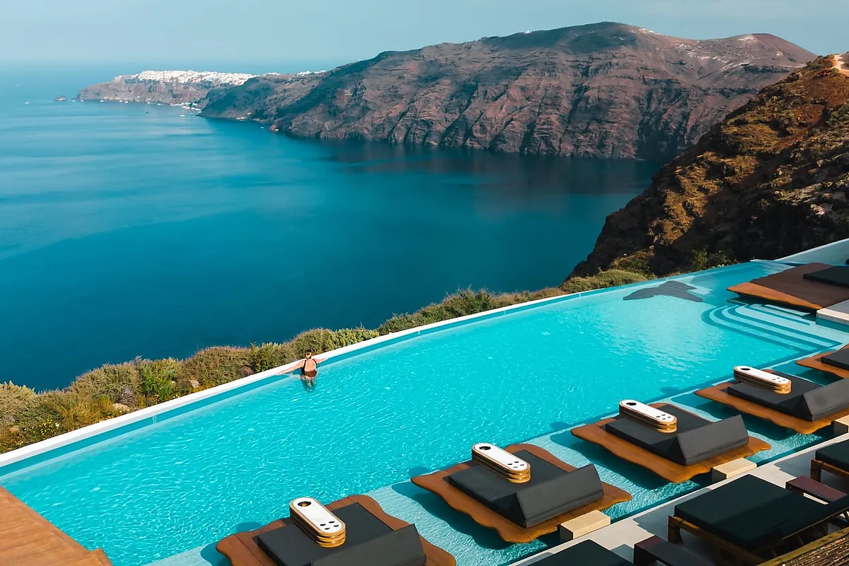Cavo Tagoo Santorini — luxury hotel in Imerovigli, Santorini