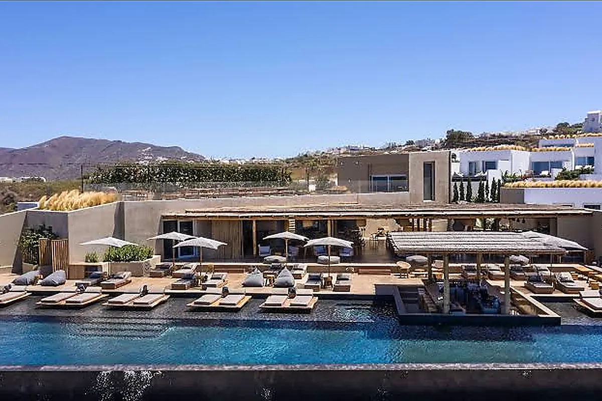 Andronis Arcadia — luxury hotel in Oia, Santorini