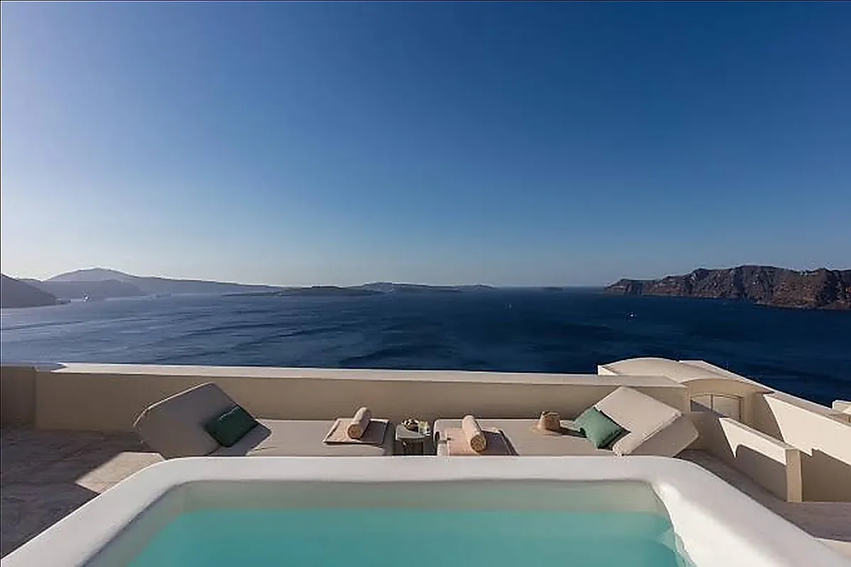 Canaves Oia Suites — luxury hotel in Oia, Santorini