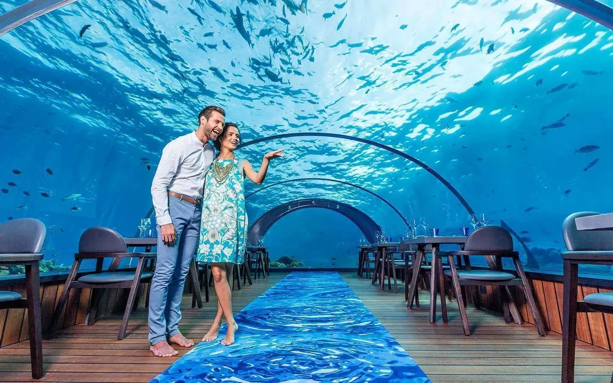 5.8 Undersea Restaurant, photograph 4, Hurawalhi Island Resort, Lhaviyani Atoll