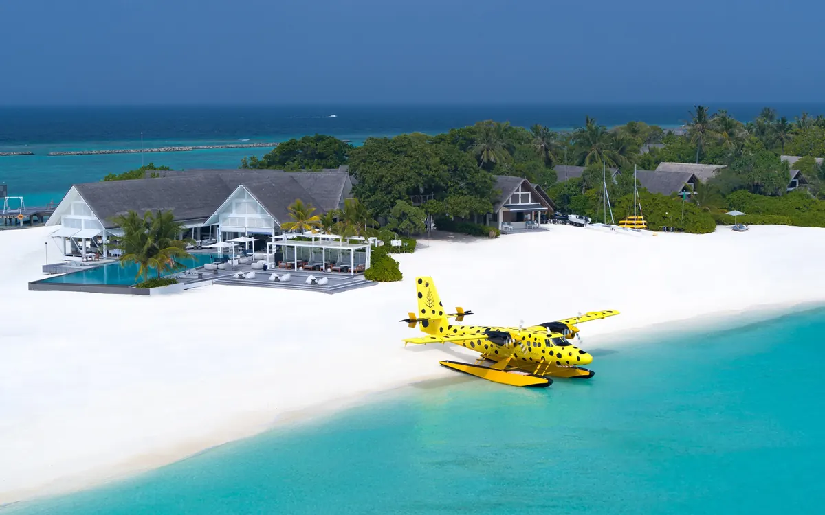 Four Seasons Resort Maldives at Landaa Giraavaru, photograph 3, Baa Atoll, UNESCO Biosphere Reserve