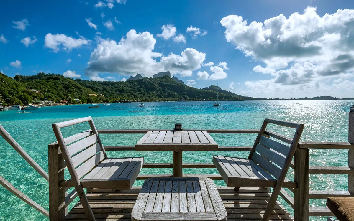 InterContinental Bora Bora Le Moana Resort, photograph 3, Matira Point, on the main island