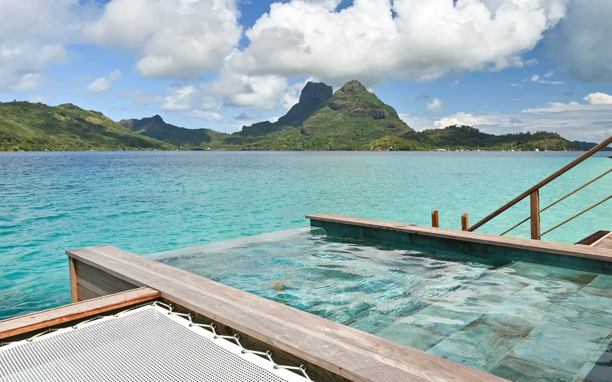 Le Bora Bora by Pearl Resorts, photograph 3, Motu Tevairoa, west side