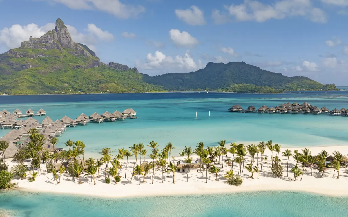 The Westin Bora Bora Resort & Spa, photograph 1, East side of the lagoon