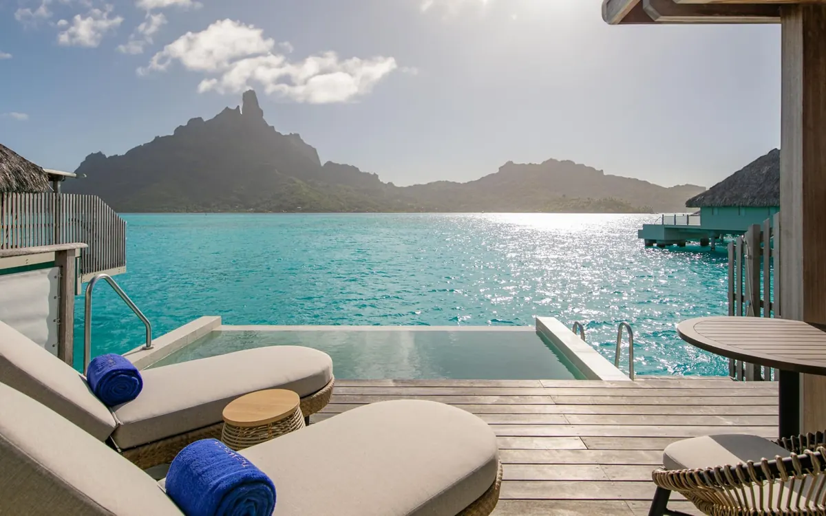 The Westin Bora Bora Resort & Spa, photograph 4, East side of the lagoon