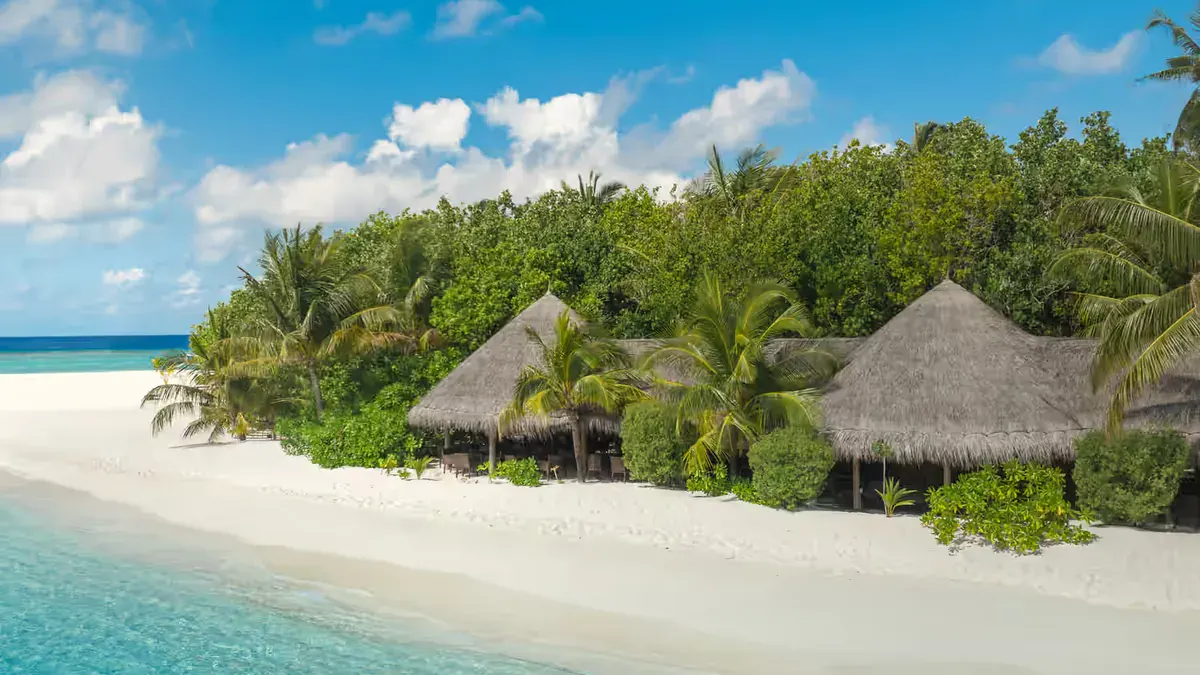 Beach and lagoon at Adaaran Prestige Vadoo