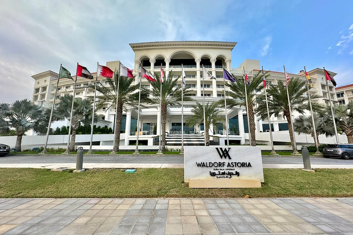 Waldorf Astoria Palm Jumeirah, Palm Jumeirah, Dubai: arrival, grounds and architecture, photographed for Luxury Hotel Compare