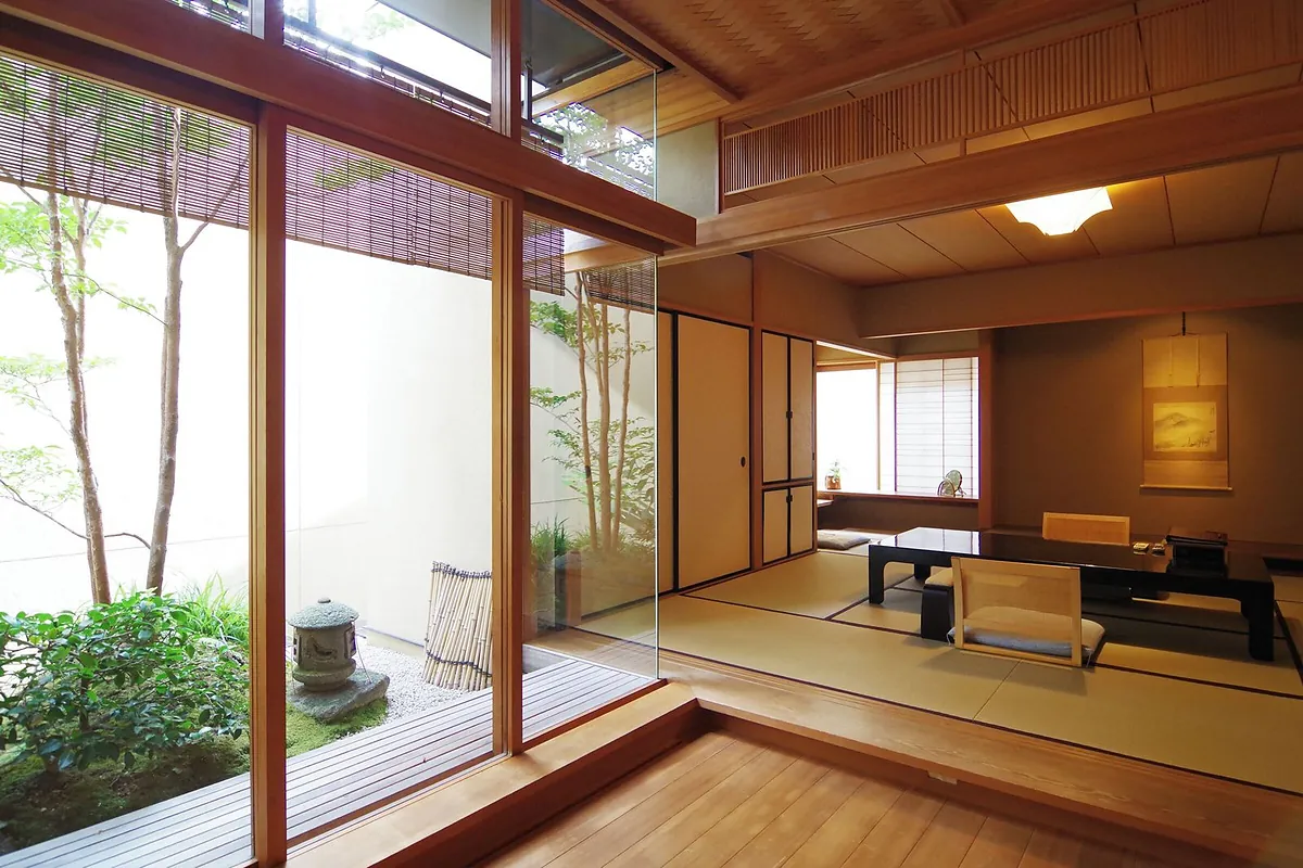 Hiiragiya Ryokan, a tatami room open to the veranda and courtyard garden, Kyoto