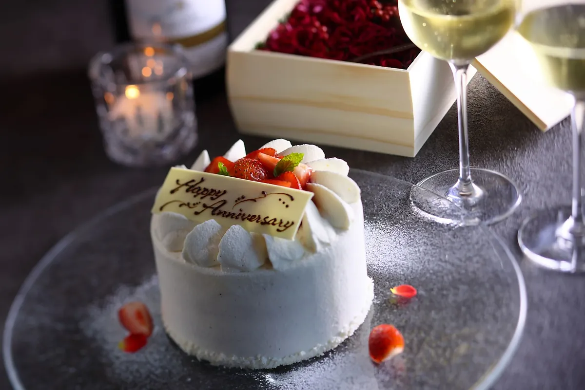 Hotel The Mitsui Kyoto, an anniversary cake and wine glasses, Kyoto
