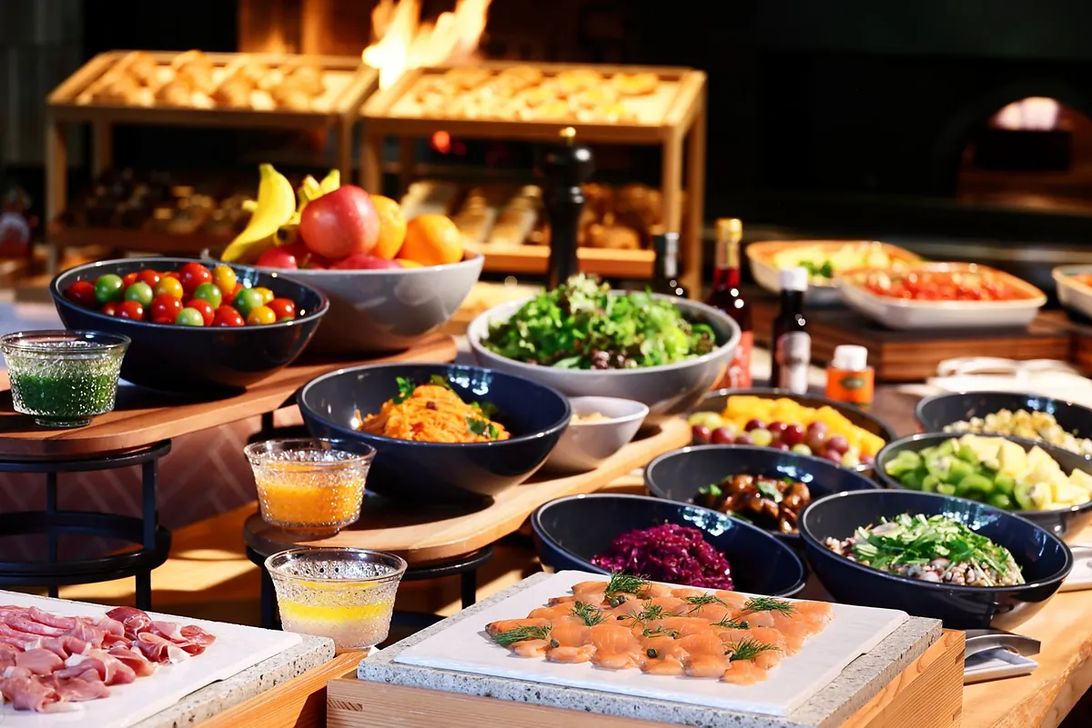 Hotel The Mitsui Kyoto, the breakfast buffet with a live cooking flame, Kyoto