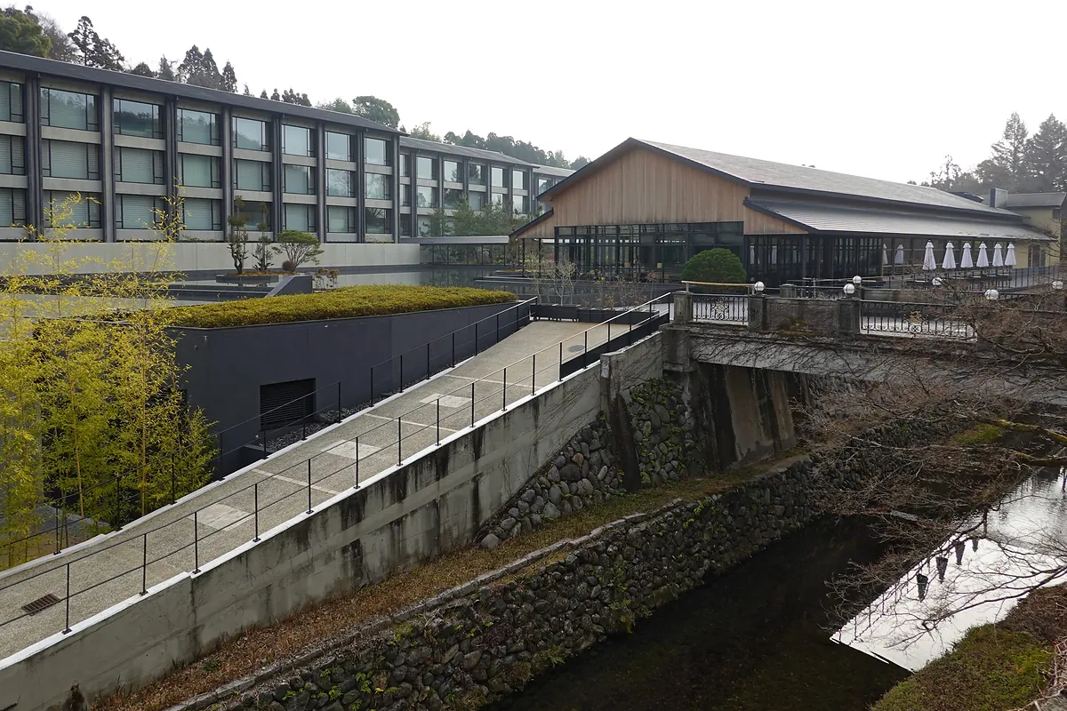 ROKU KYOTO LXR, the building above the stream in the Takagamine valley, Kyoto