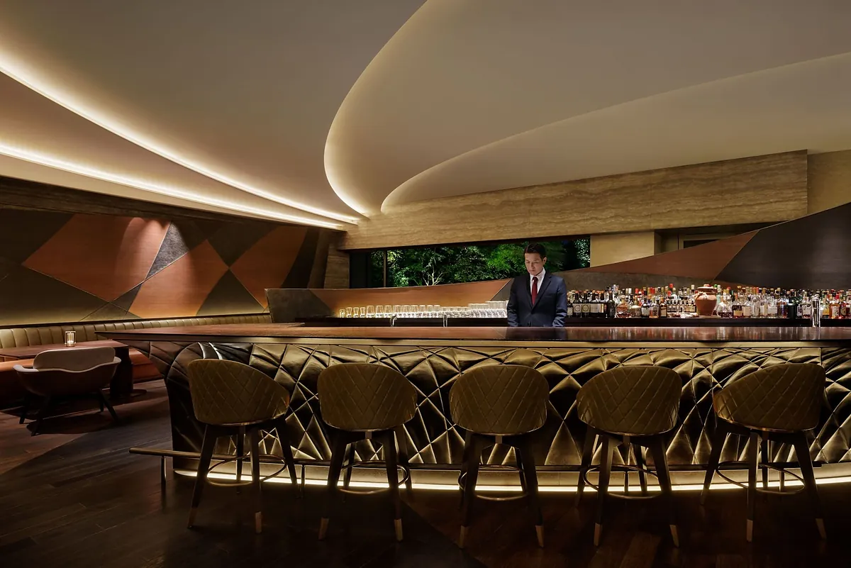 The Ritz-Carlton Kyoto, the bar counter under its curved ceiling, Kyoto