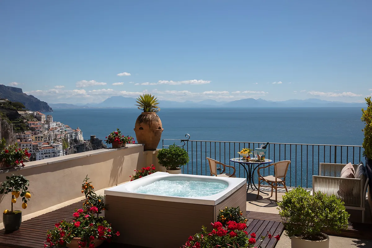 Junior suite terrace with jacuzzi over the Gulf of Salerno, Anantara Convento di Amalfi