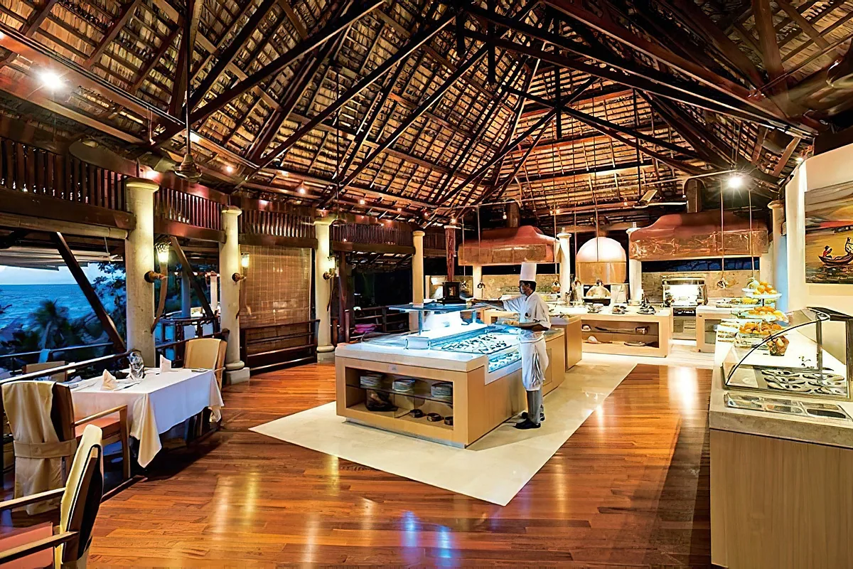 Constance Lémuria in north west Praslin, Seychelles: restaurant, bar and dining terrace
