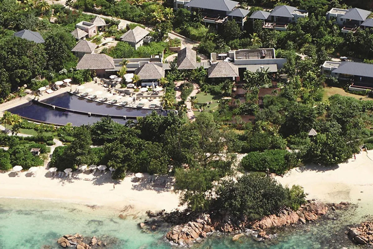 Raffles Seychelles in north east Praslin, Seychelles: arrival, grounds and architecture