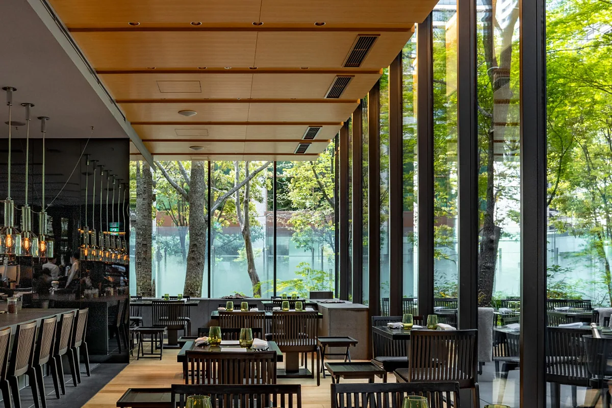 Aman Tokyo, Otemachi, Tokyo: restaurant, bar and dining terrace, photographed for Luxury Hotel Compare