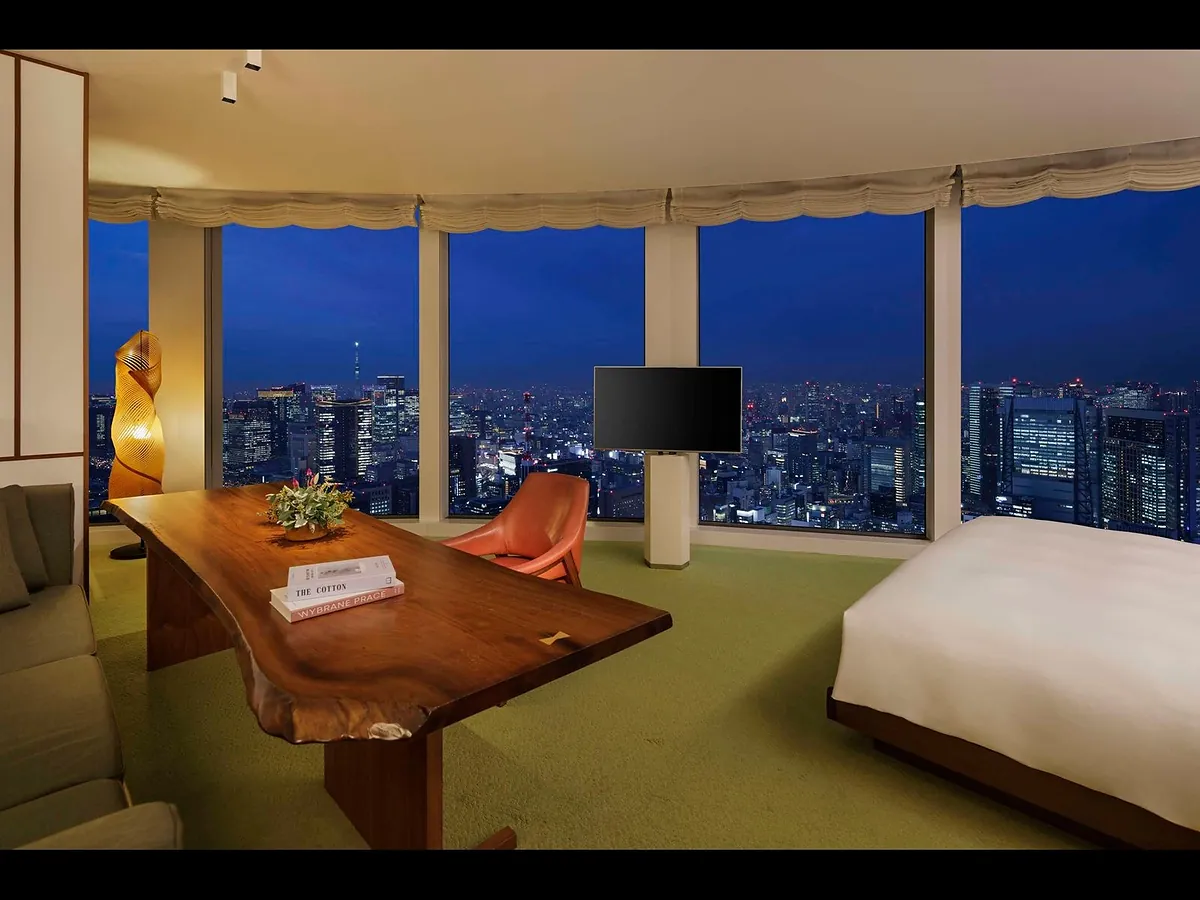 Andaz Tokyo Toranomon Hills room, rooftop bar and Tokyo Tower view, frame 4