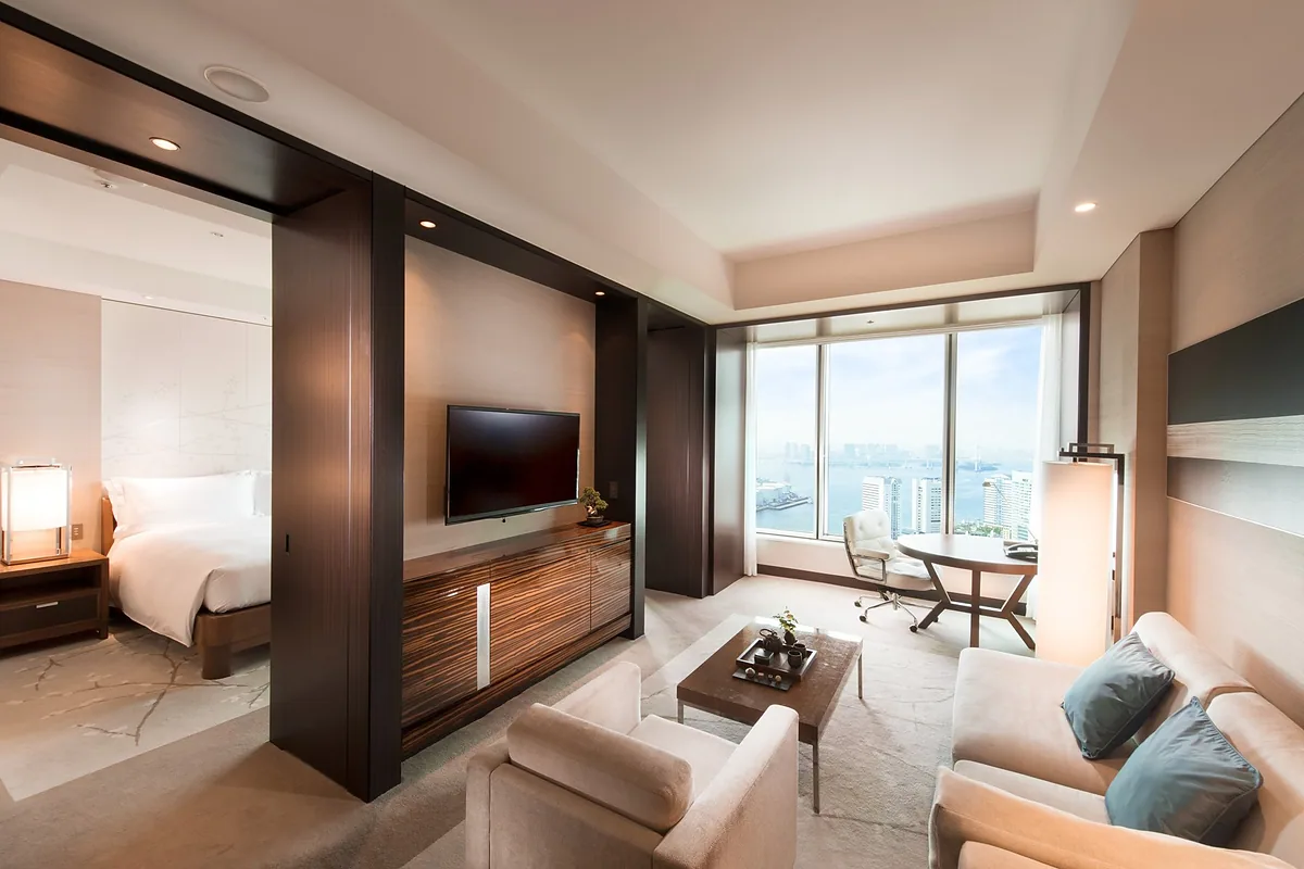 Conrad Tokyo, Shimbashi, Tokyo: guest room interior, photographed for Luxury Hotel Compare