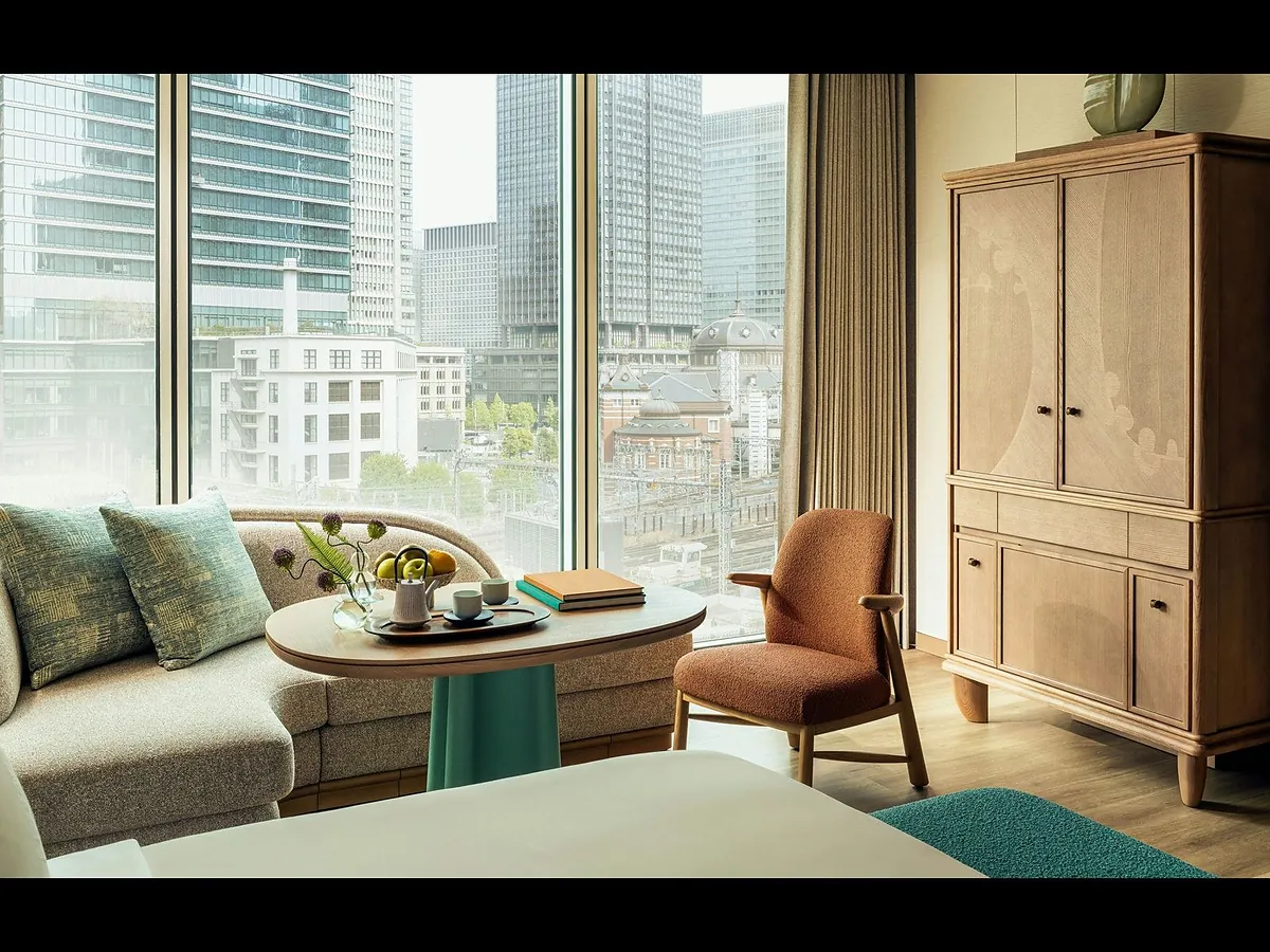 Four Seasons Hotel Tokyo at Marunouchi room, Sezanne dining room and Tokyo Station view, frame 5