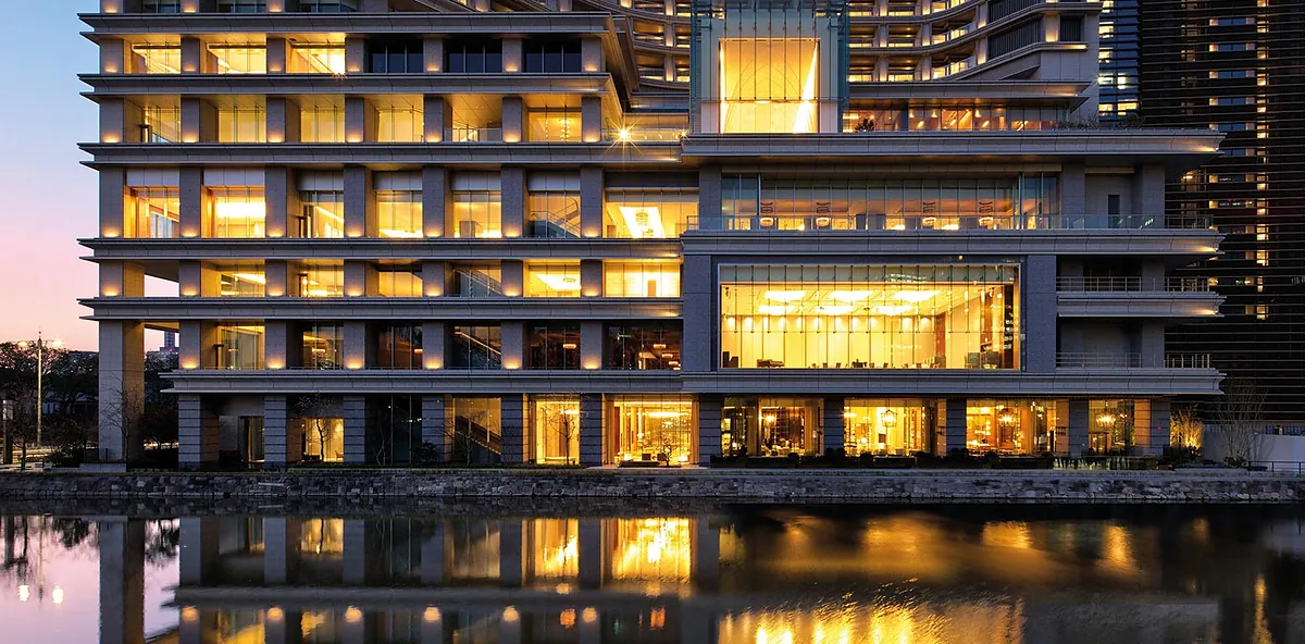 Palace Hotel Tokyo balcony room over the Imperial Palace moat, Wadakura and the evian SPA, frame 1