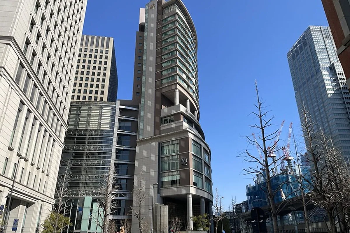 Rosewood Tokyo, Marunouchi, Tokyo: arrival, grounds and architecture, photographed for Luxury Hotel Compare