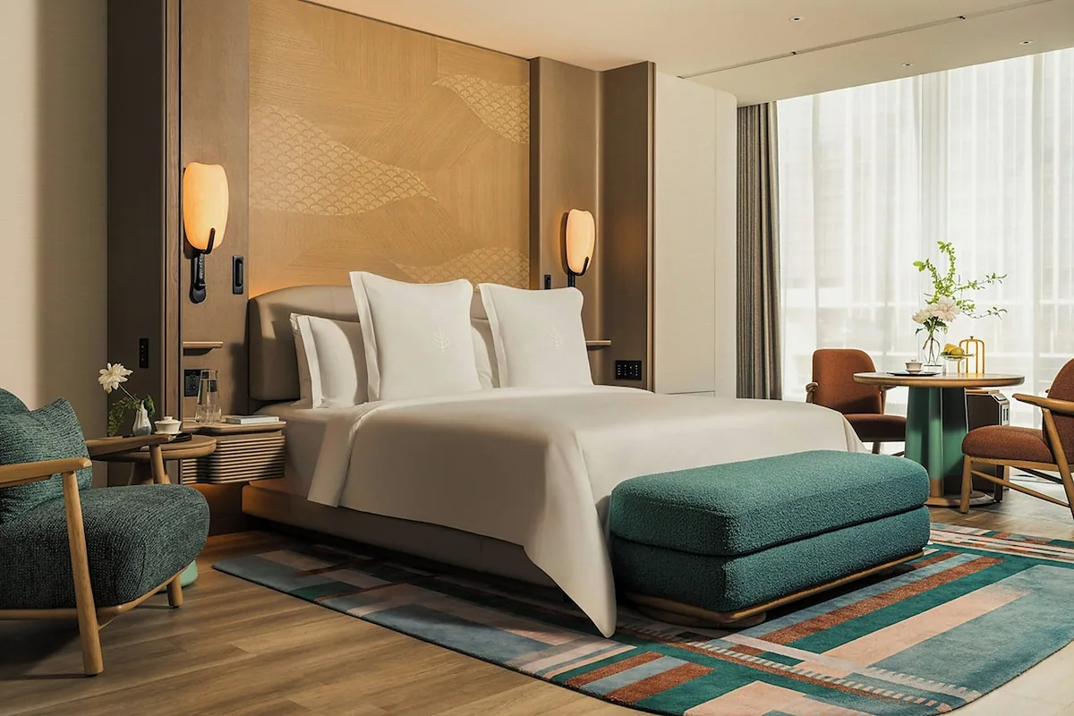 Rosewood Tokyo, Marunouchi, Tokyo: guest room interior, photographed for Luxury Hotel Compare