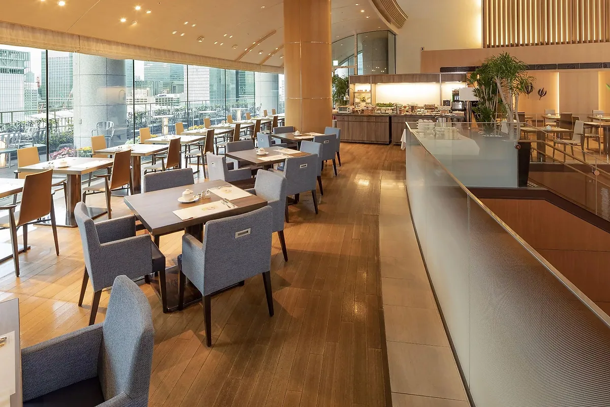 Rosewood Tokyo, Marunouchi, Tokyo: restaurant, bar and dining terrace, photographed for Luxury Hotel Compare