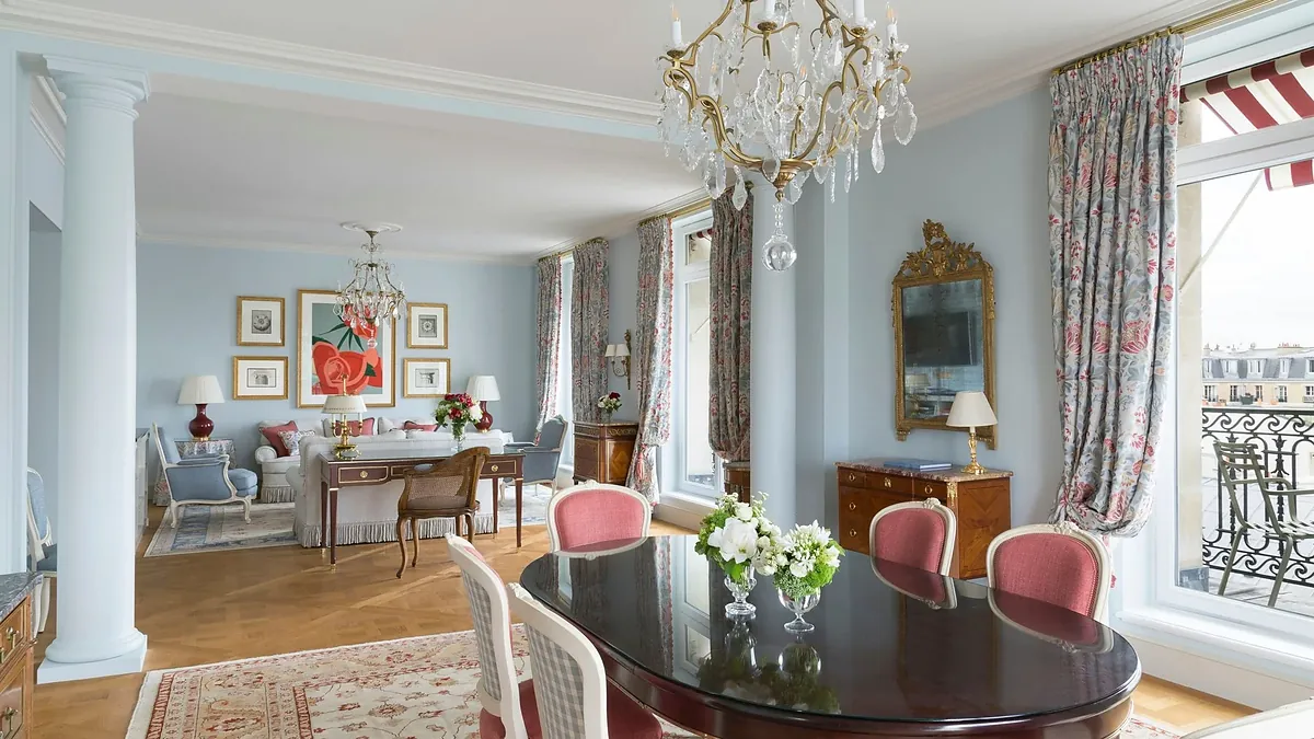 Fine dining room at Le Bristol Paris, home of the three Michelin starred Epicure