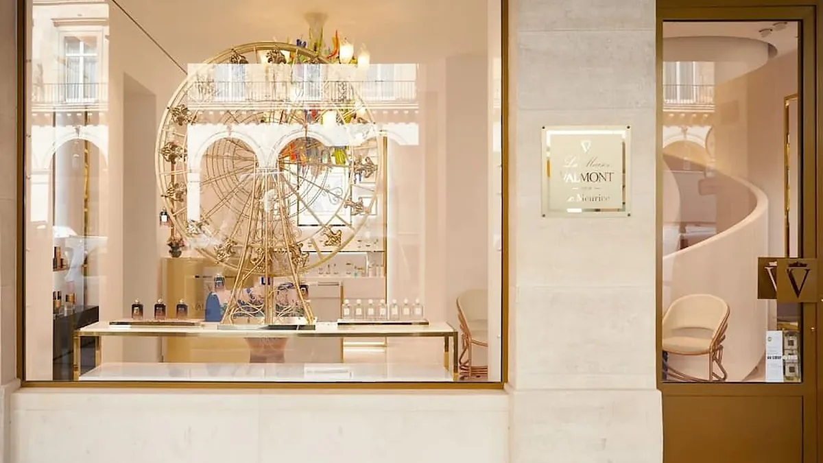 Belle Etoile suite terrace with panoramic Paris rooftop views at Le Meurice