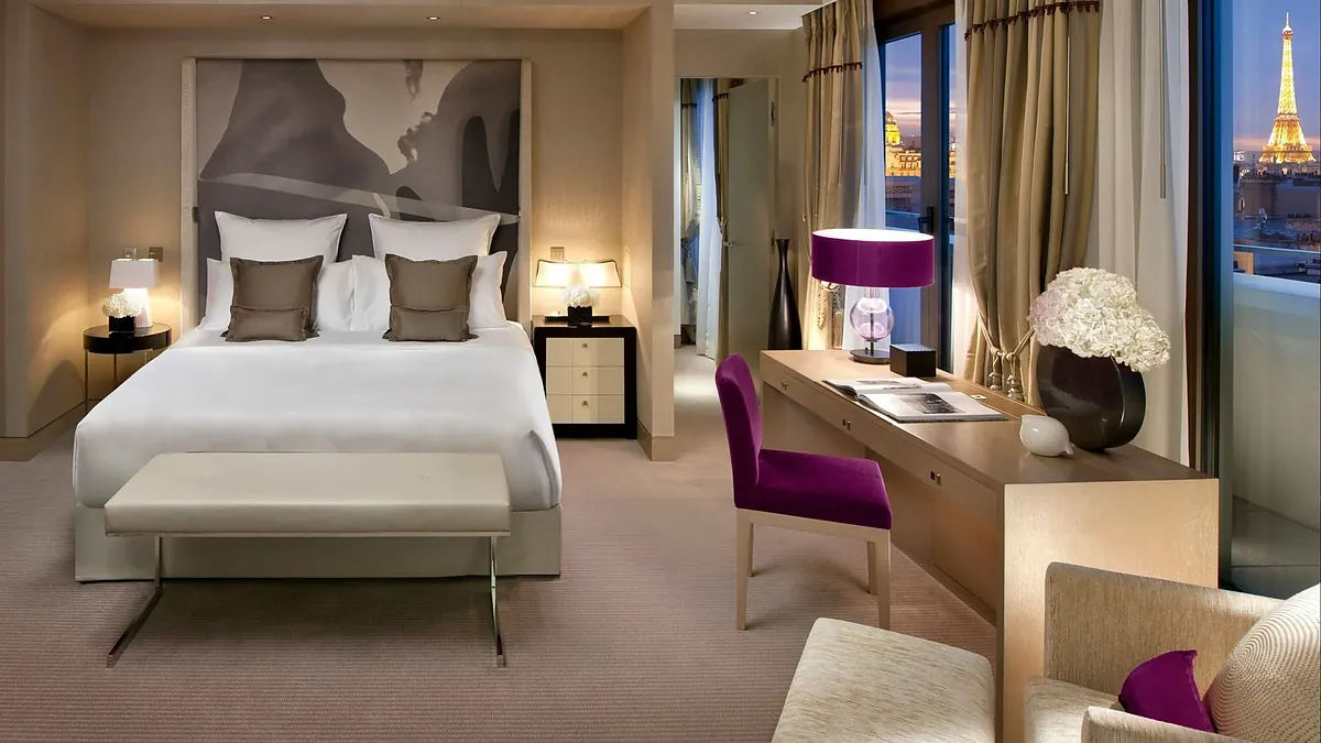 Royal suite living room at Mandarin Oriental Paris