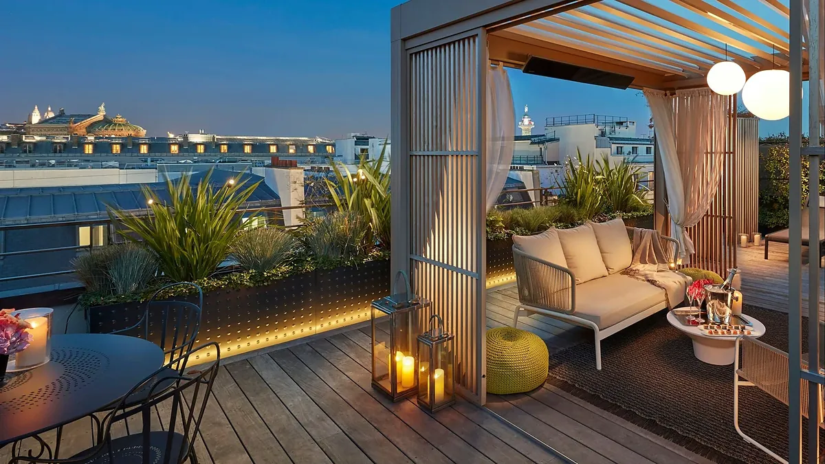 Sur Mesure restaurant dining room at Mandarin Oriental Paris