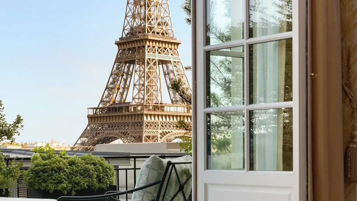 Duplex terrace with Eiffel Tower view at Shangri-La Paris