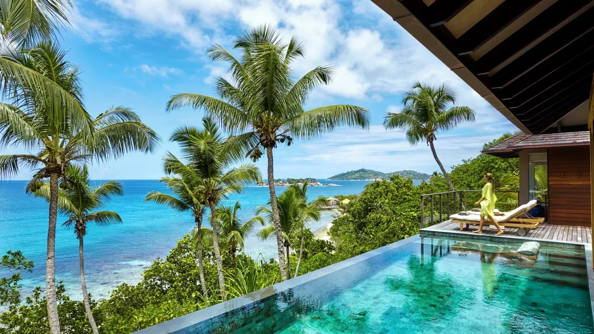 Infinity pool villa among granite boulders at Six Senses Zil Pasyon, Félicité island